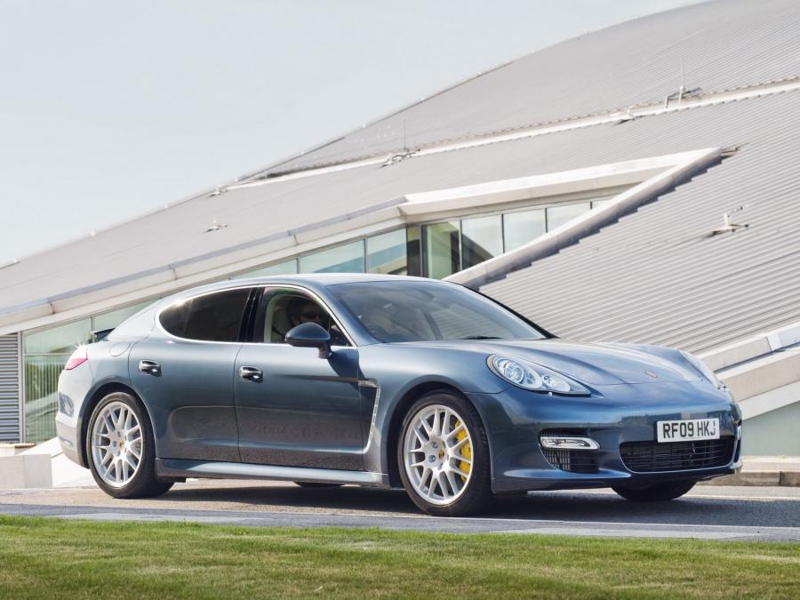  Porsche Panamera Turbo 2009 года  (UK) (фото 13 из 18)